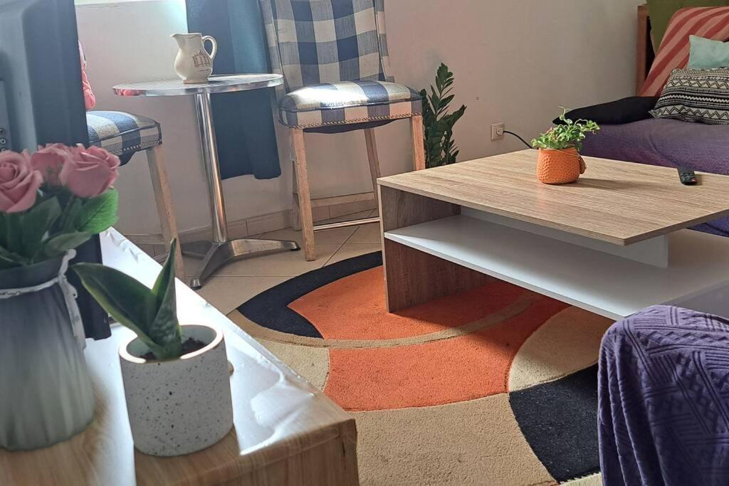Mendes Family Homestay - B&B In The Heart Of Прая Екстериор снимка