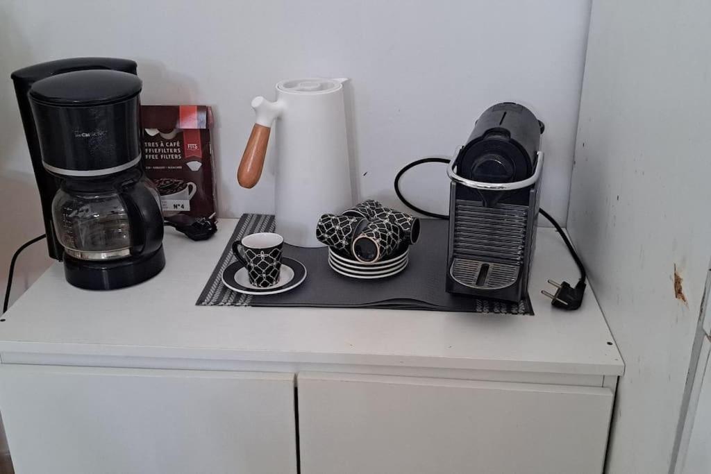 Mendes Family Homestay - B&B In The Heart Of Прая Екстериор снимка