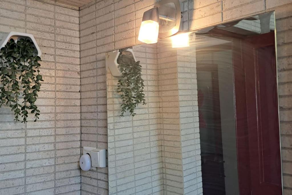 Mendes Family Homestay - B&B In The Heart Of Прая Екстериор снимка