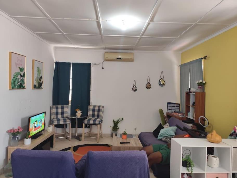 Mendes Family Homestay - B&B In The Heart Of Прая Екстериор снимка